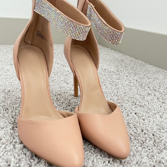Nude/tan pointed toe heels | Rhinestone ankle band | Size 8 - Picture 9 of 11